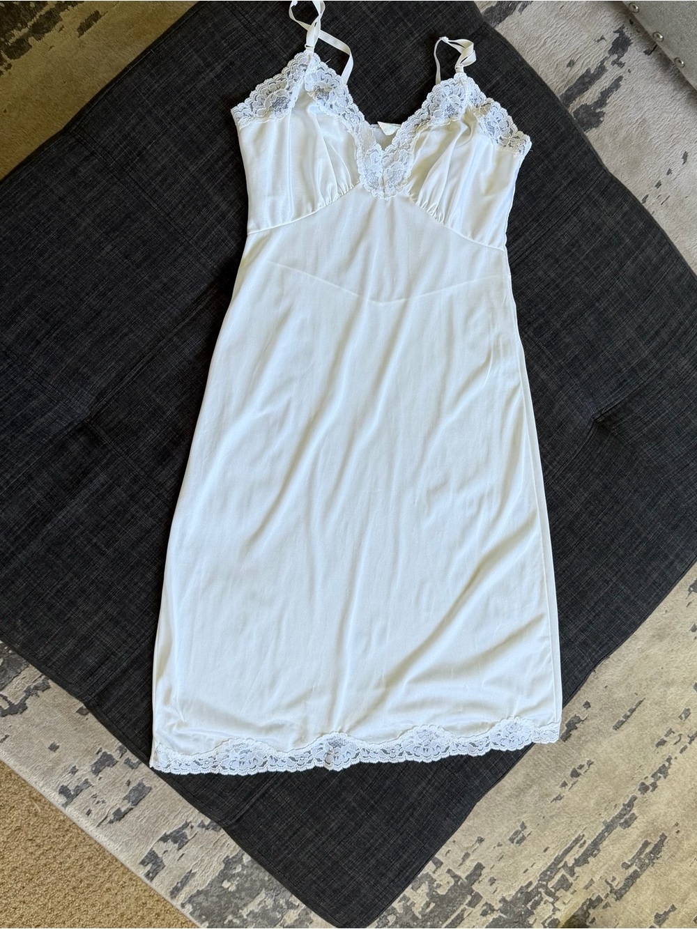 Vintage Mel-Lin White Nylon Lace Full Slip Dress Coquette Cottagecore
